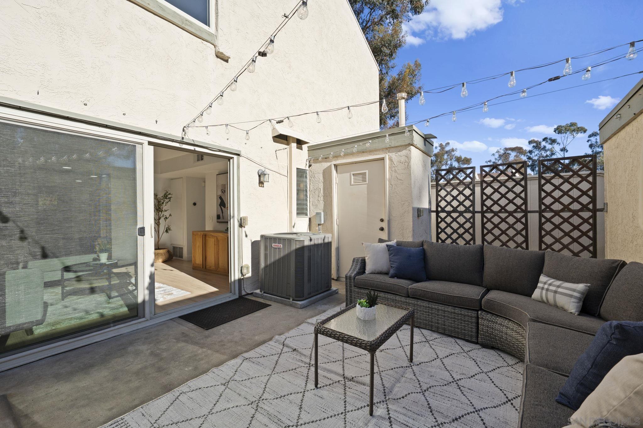 Detail Gallery Image 21 of 37 For 9951  Caminito Chirmolla, San Diego,  CA 92131 - 4 Beds | 2/1 Baths