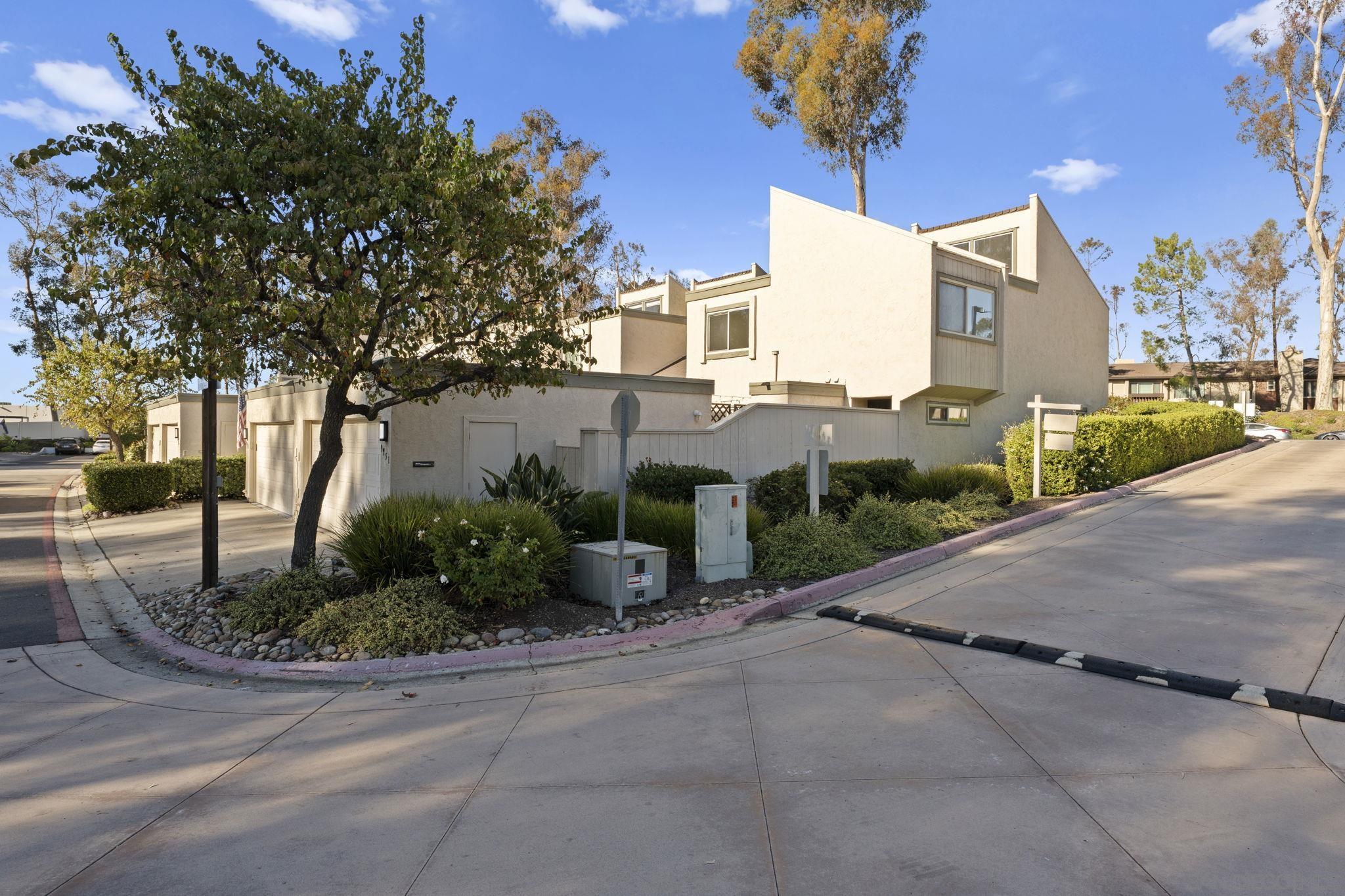 Detail Gallery Image 4 of 37 For 9951  Caminito Chirmolla, San Diego,  CA 92131 - 4 Beds | 2/1 Baths