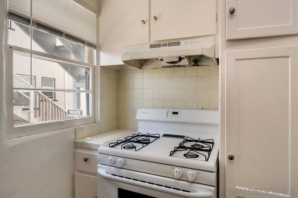 Detail Gallery Image 10 of 19 For 4515  Wilson Ave., San Diego,  CA 92116 - 2 Beds | 1 Baths