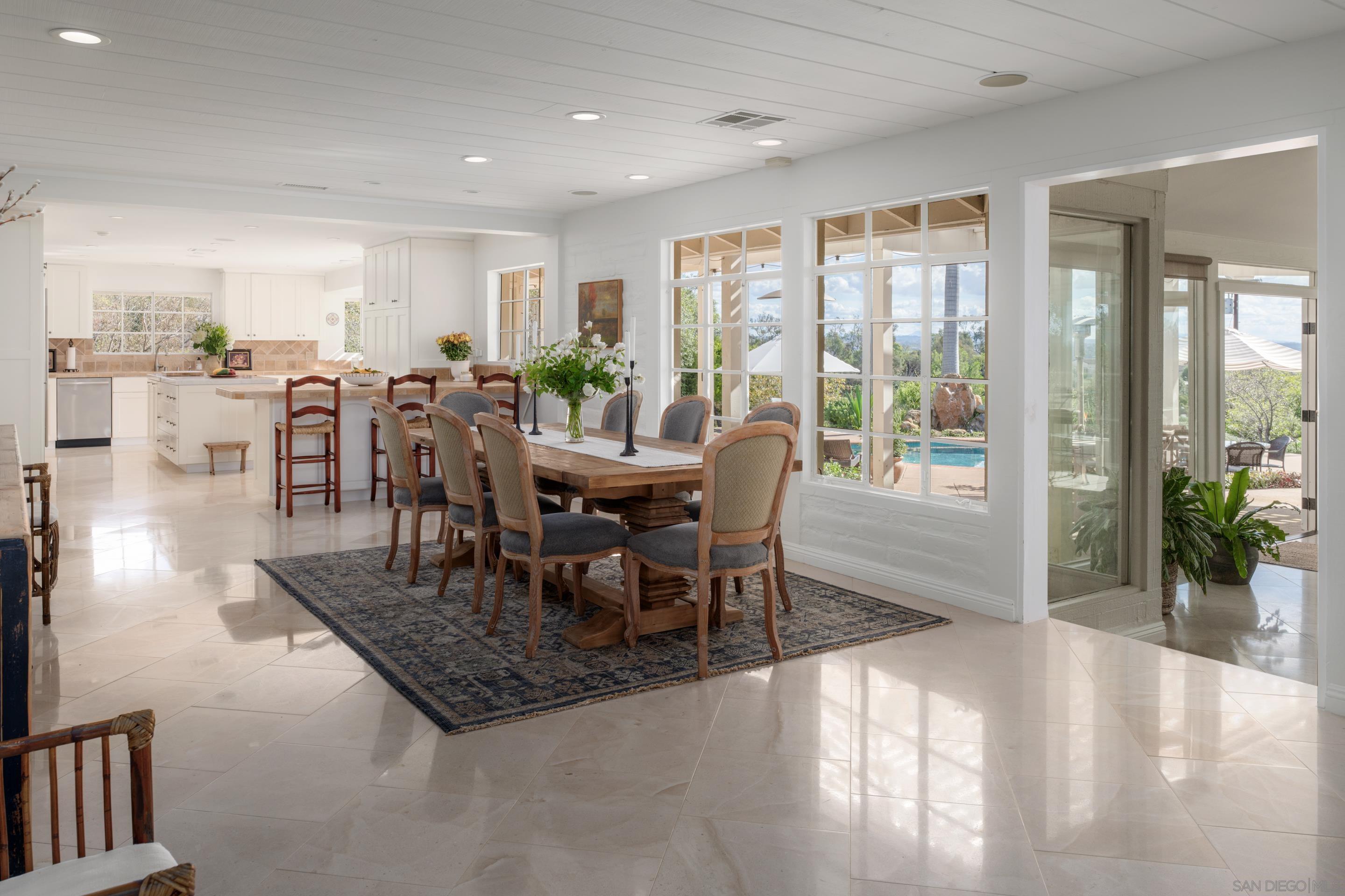 Detail Gallery Image 11 of 34 For 5327  La Glorieta, Rancho Santa Fe,  CA 92067 - 6 Beds | 6/1 Baths