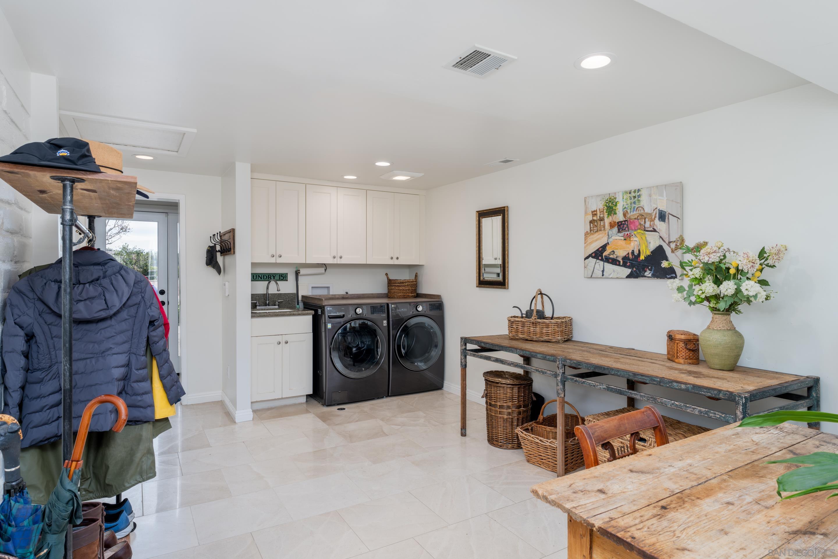 Detail Gallery Image 23 of 34 For 5327  La Glorieta, Rancho Santa Fe,  CA 92067 - 6 Beds | 6/1 Baths