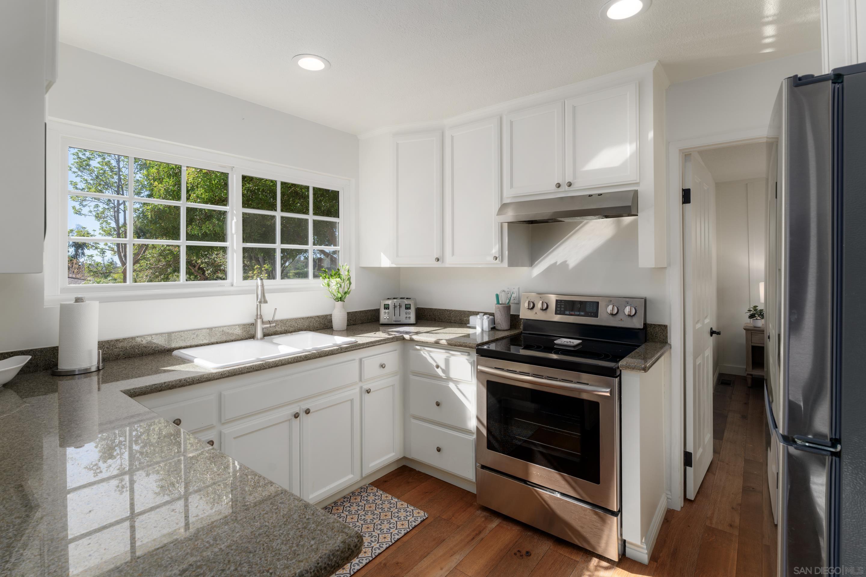 Detail Gallery Image 28 of 34 For 5327  La Glorieta, Rancho Santa Fe,  CA 92067 - 6 Beds | 6/1 Baths