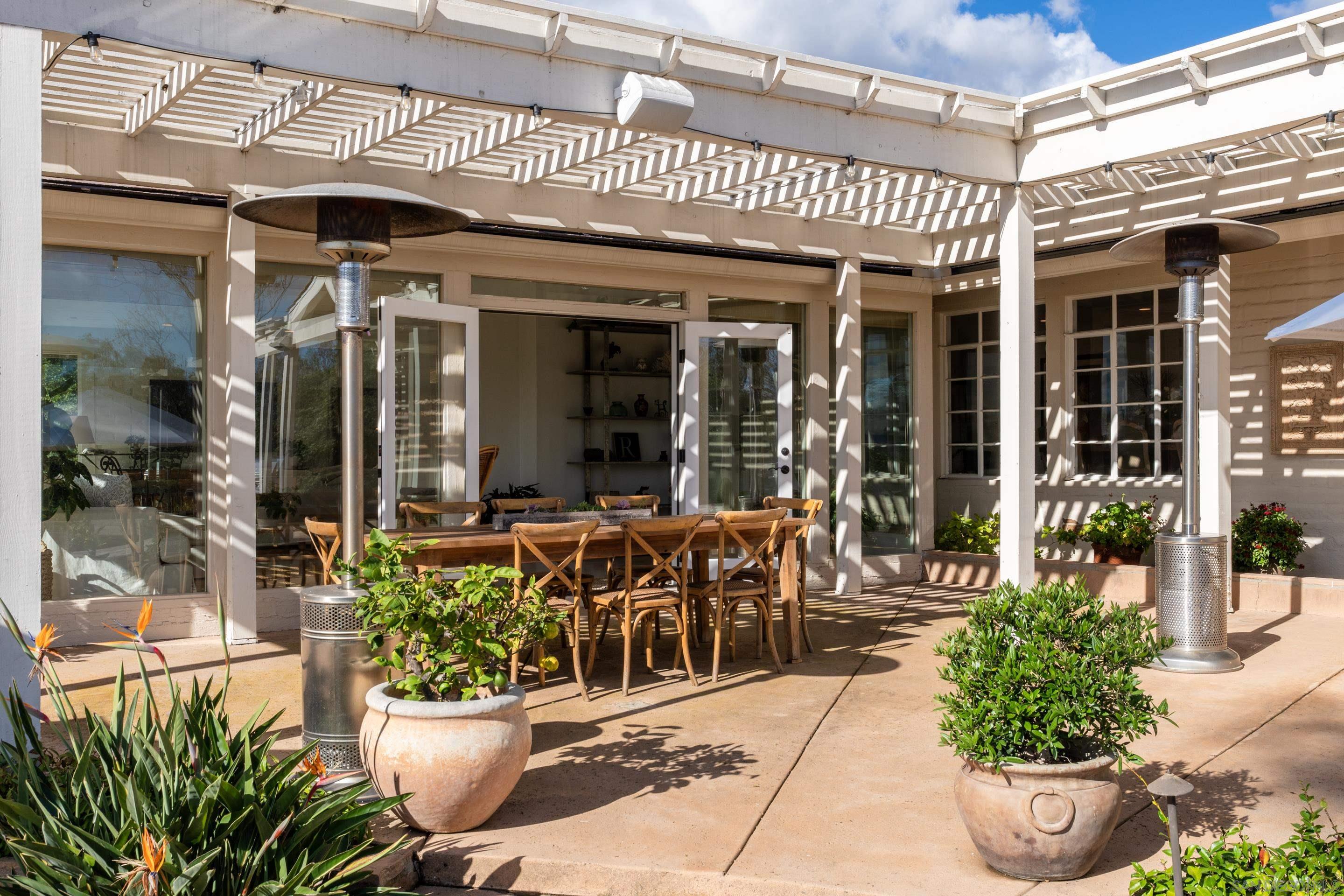 Detail Gallery Image 5 of 34 For 5327  La Glorieta, Rancho Santa Fe,  CA 92067 - 6 Beds | 6/1 Baths