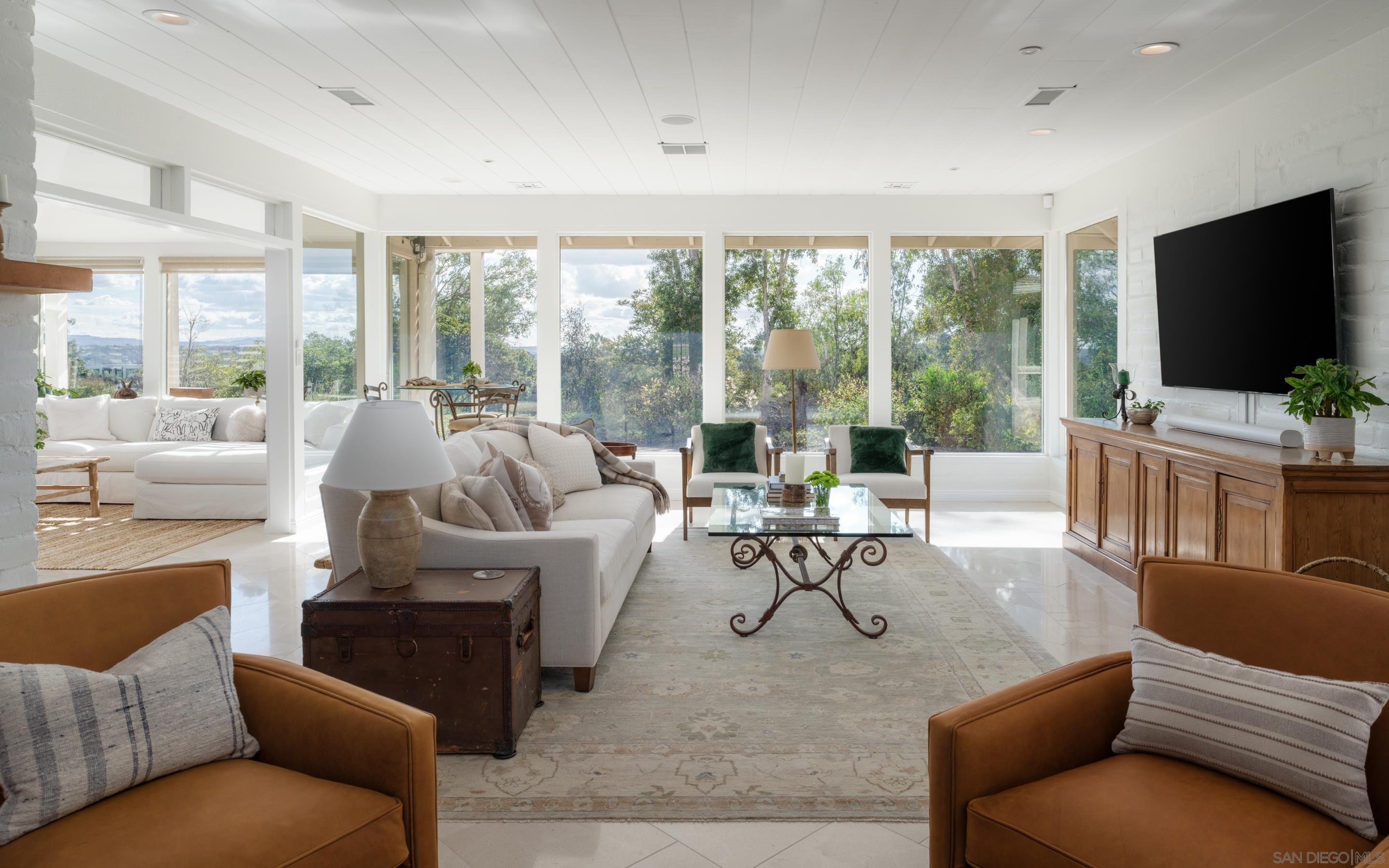 Detail Gallery Image 7 of 34 For 5327  La Glorieta, Rancho Santa Fe,  CA 92067 - 6 Beds | 6/1 Baths