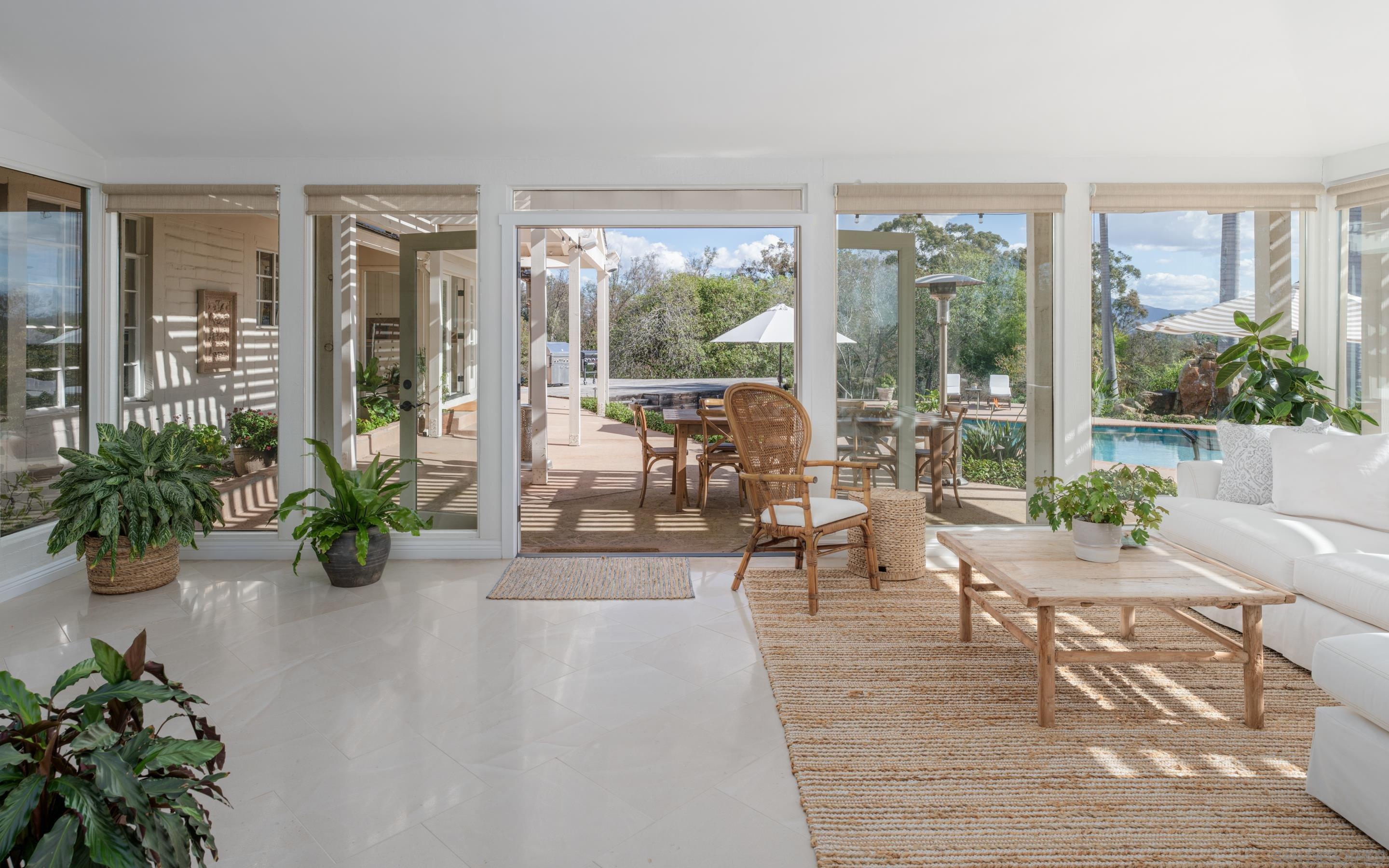 Detail Gallery Image 9 of 34 For 5327  La Glorieta, Rancho Santa Fe,  CA 92067 - 6 Beds | 6/1 Baths