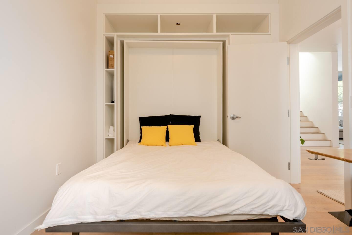 Detail Gallery Image 14 of 28 For 800  the Mark Lane  Th 109, San Diego,  CA 92101 - 2 Beds | 2 Baths