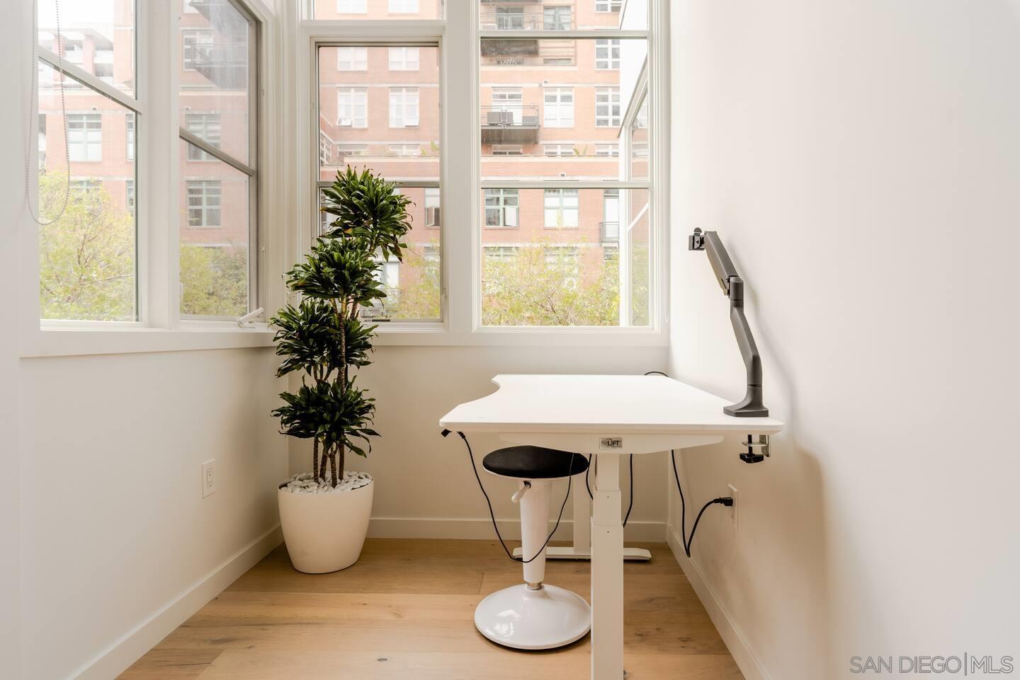 Detail Gallery Image 16 of 28 For 800  the Mark Lane  Th 109, San Diego,  CA 92101 - 2 Beds | 2 Baths