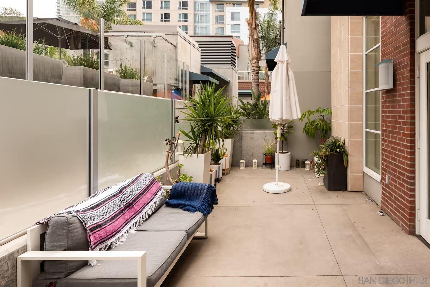 Detail Gallery Image 19 of 28 For 800  the Mark Lane  Th 109, San Diego,  CA 92101 - 2 Beds | 2 Baths