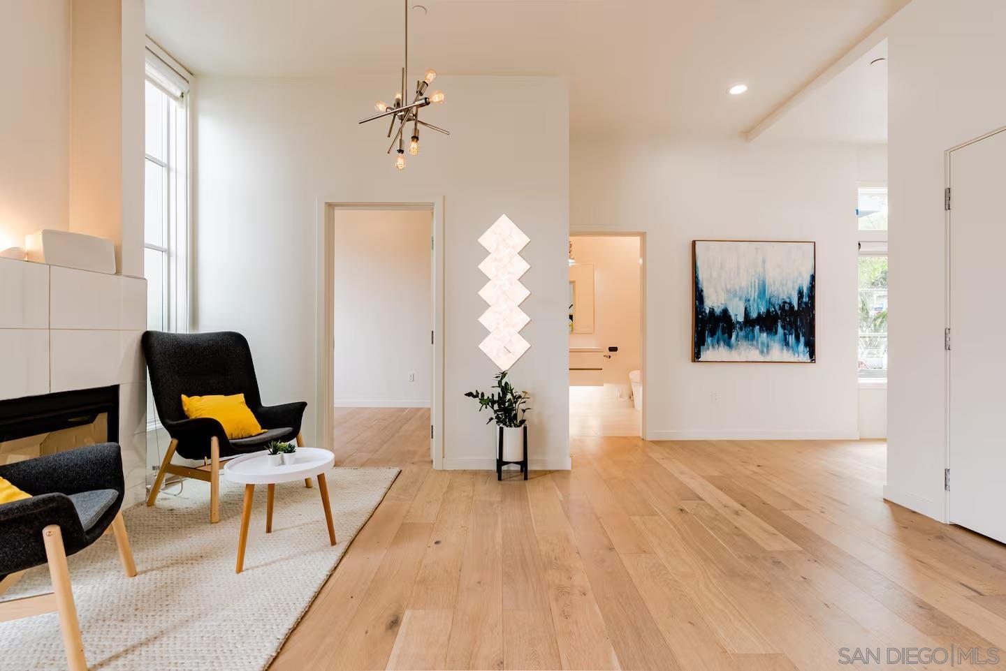 Detail Gallery Image 3 of 28 For 800  the Mark Lane  Th 109, San Diego,  CA 92101 - 2 Beds | 2 Baths