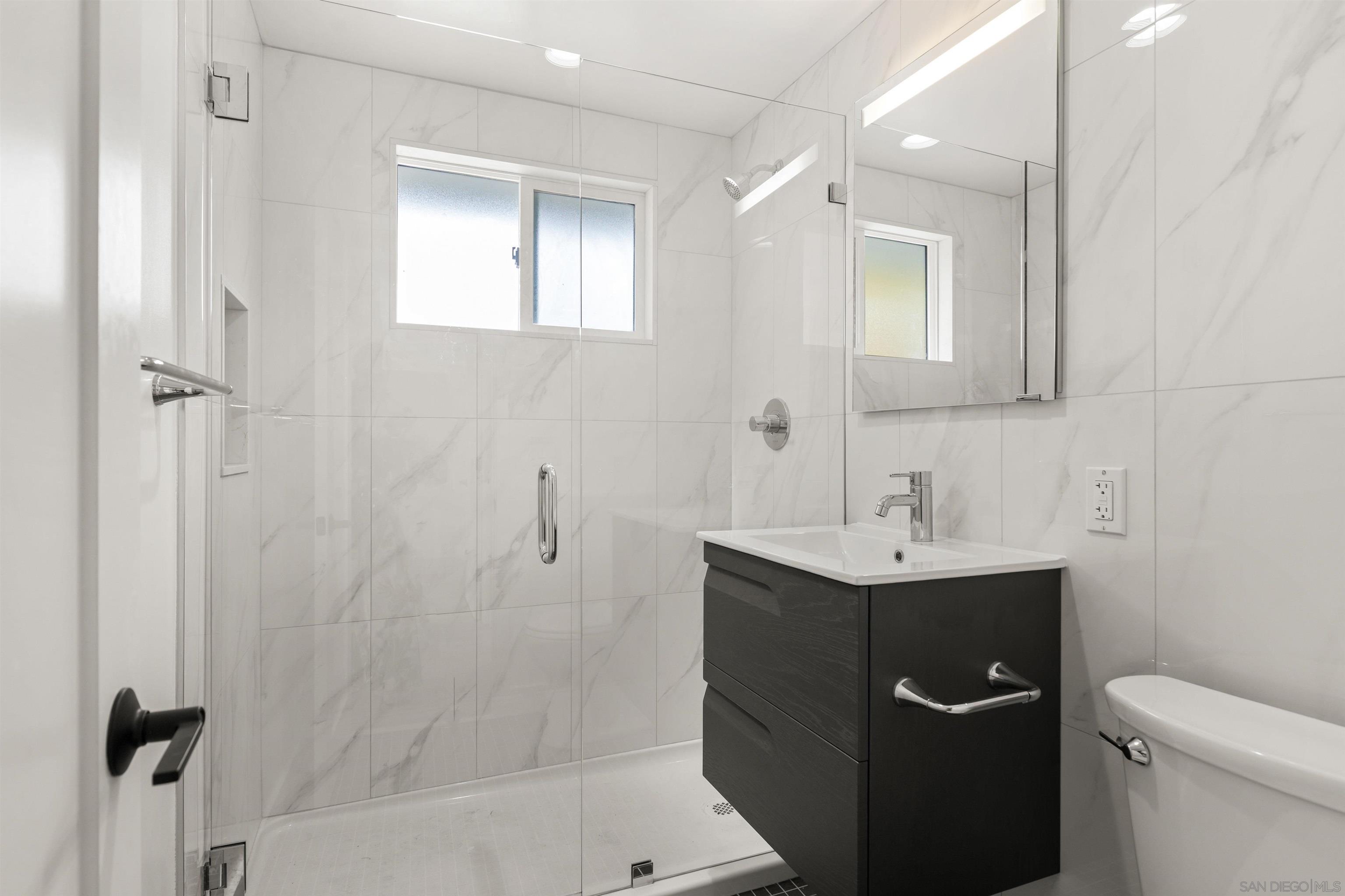 Detail Gallery Image 16 of 51 For 4804  Lamont St, San Diego,  CA 92109 - – Beds | – Baths