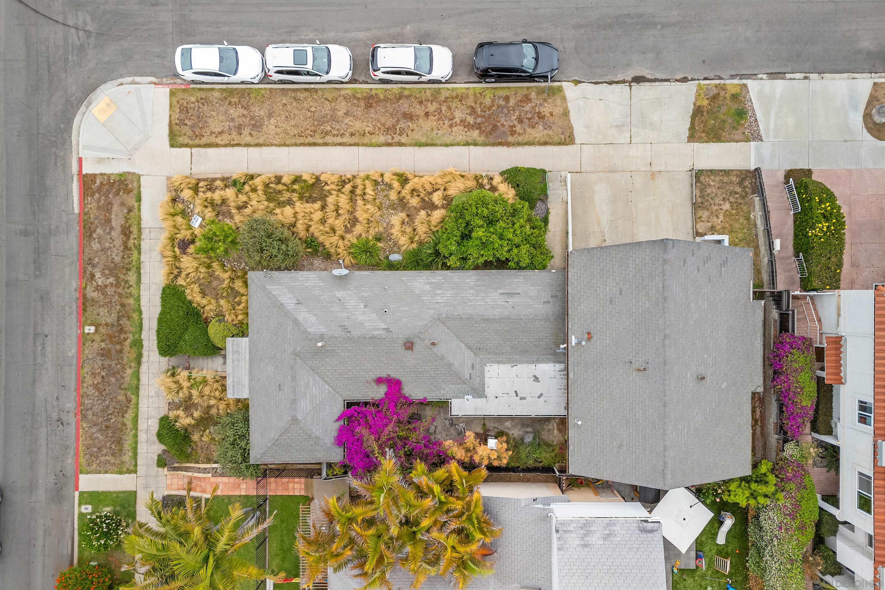 Detail Gallery Image 4 of 51 For 4804  Lamont St, San Diego,  CA 92109 - – Beds | – Baths