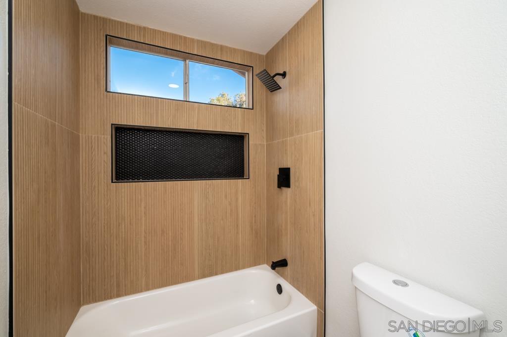 Detail Gallery Image 19 of 29 For 16150  Avenida Venusto  #1,  San Diego,  CA 92128 - 3 Beds | 3 Baths