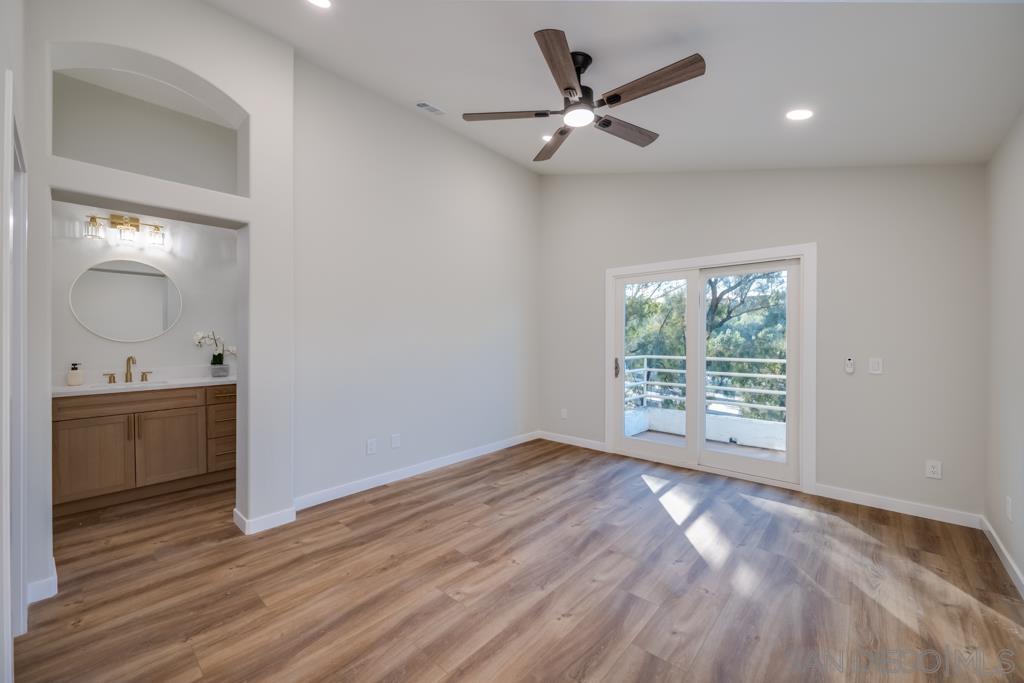 Detail Gallery Image 20 of 29 For 16150  Avenida Venusto  #1,  San Diego,  CA 92128 - 3 Beds | 3 Baths