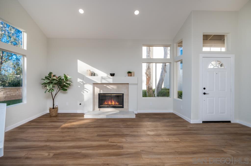 Detail Gallery Image 4 of 29 For 16150  Avenida Venusto  #1,  San Diego,  CA 92128 - 3 Beds | 3 Baths