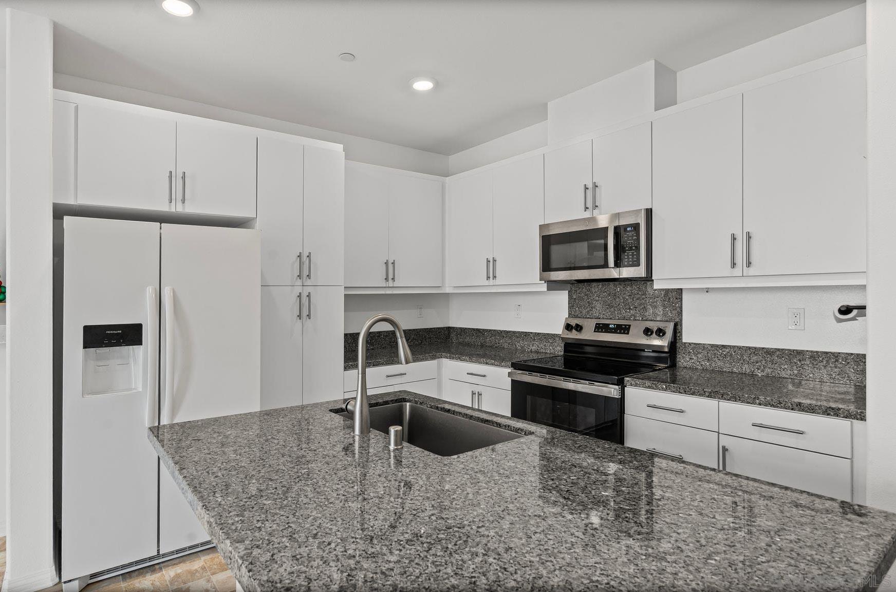 Detail Gallery Image 6 of 32 For 36351  Elizabeth Ln, Unit 10103, Wildomar,  CA 92595 - 4 Beds | 2/1 Baths