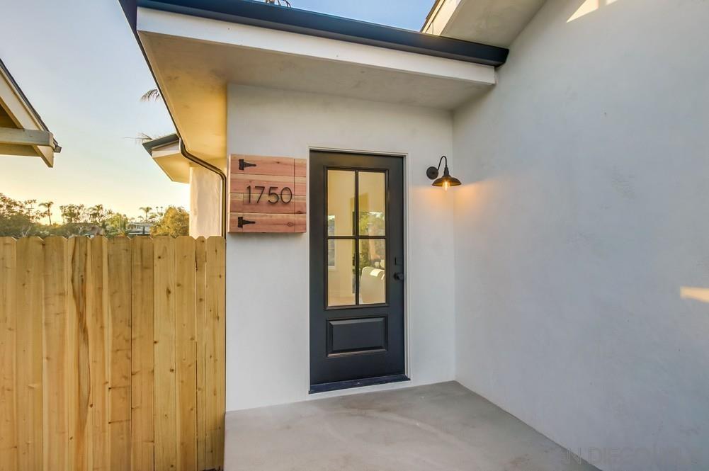 Detail Gallery Image 2 of 42 For 1750  Washington Pl, San Diego,  CA 92103 - 3 Beds | 2 Baths