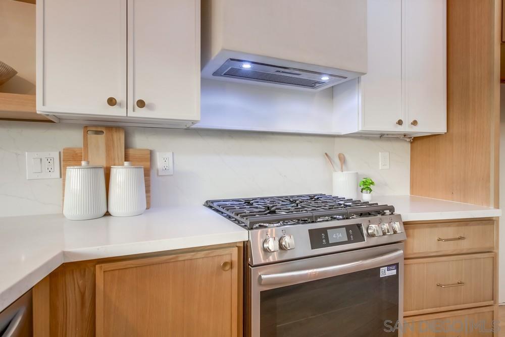 Detail Gallery Image 12 of 42 For 1750  Washington Pl, San Diego,  CA 92103 - 3 Beds | 2 Baths