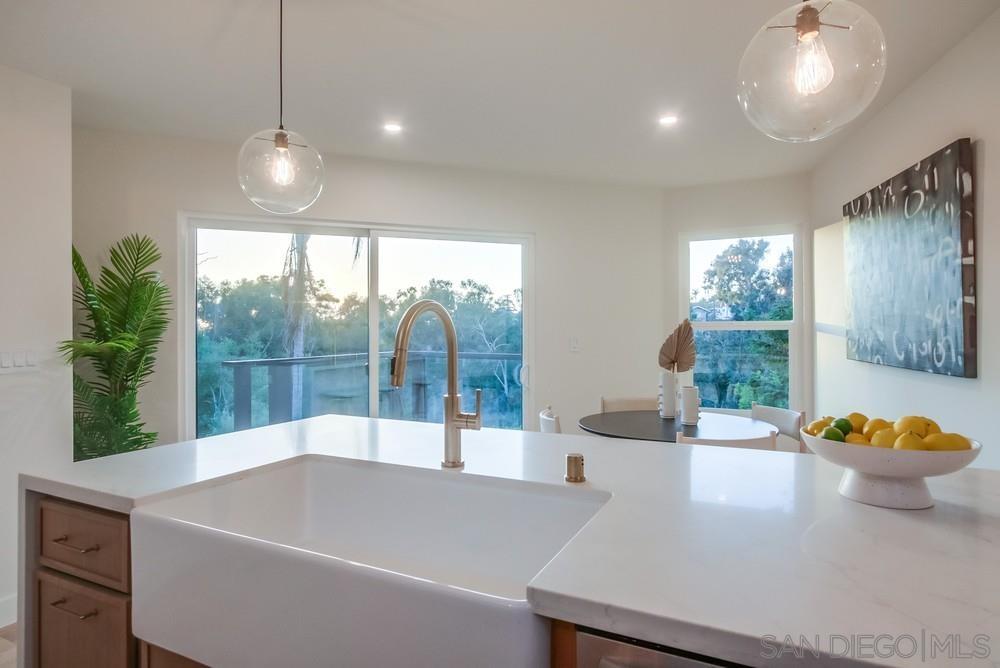 Detail Gallery Image 13 of 42 For 1750  Washington Pl, San Diego,  CA 92103 - 3 Beds | 2 Baths