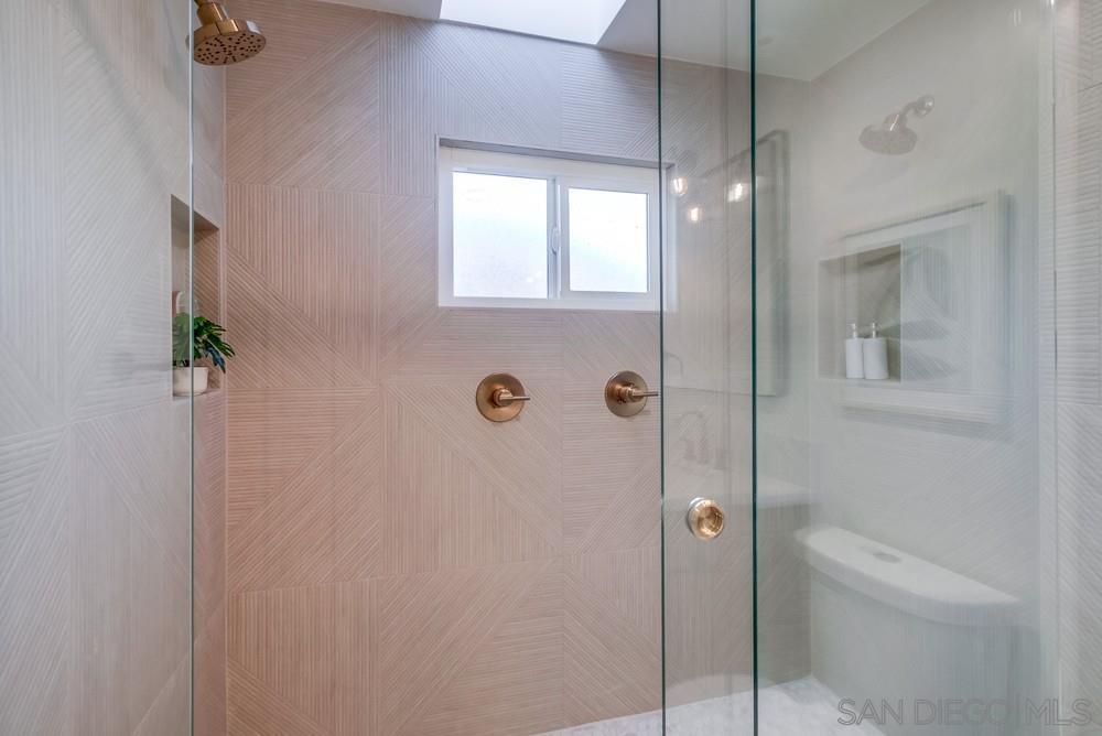 Detail Gallery Image 19 of 42 For 1750  Washington Pl, San Diego,  CA 92103 - 3 Beds | 2 Baths