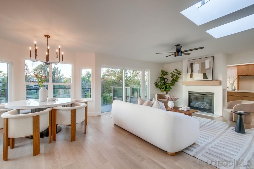 Detail Gallery Image 3 of 42 For 1750  Washington Pl, San Diego,  CA 92103 - 3 Beds | 2 Baths