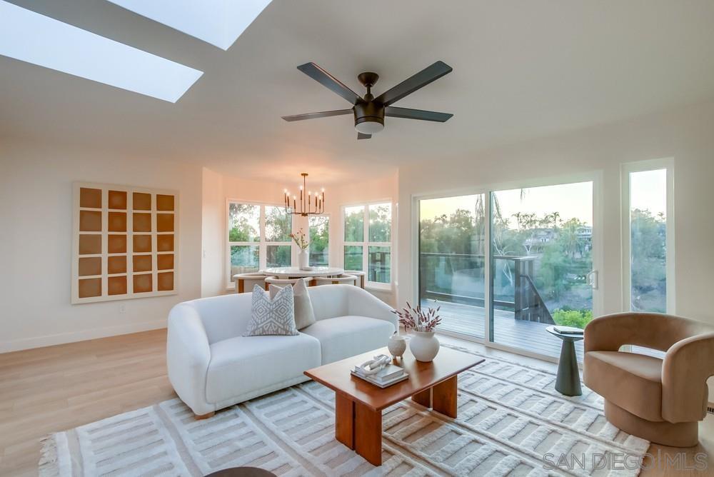 Detail Gallery Image 4 of 42 For 1750  Washington Pl, San Diego,  CA 92103 - 3 Beds | 2 Baths