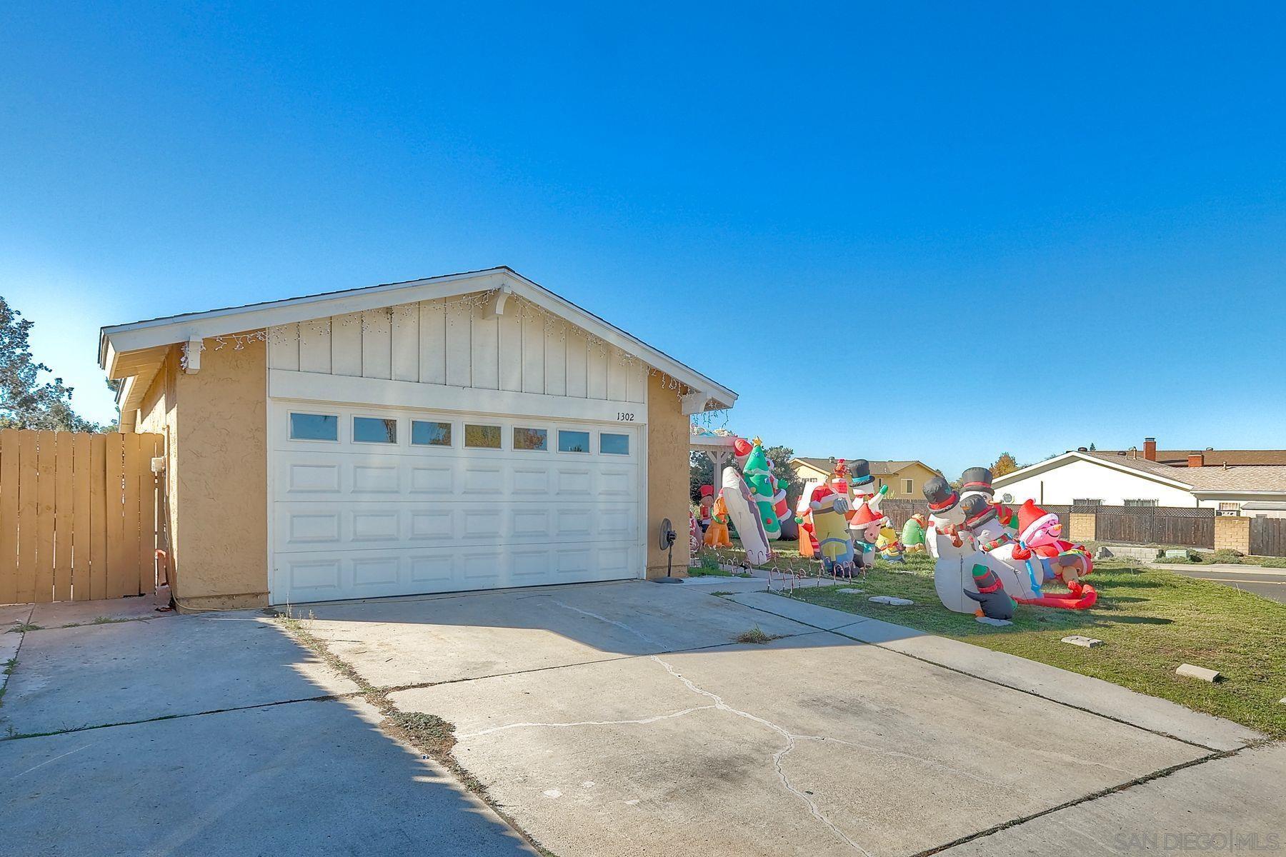 Detail Gallery Image 3 of 30 For 1302  Valencia, Chula Vista,  CA 91910 - 4 Beds | 2 Baths