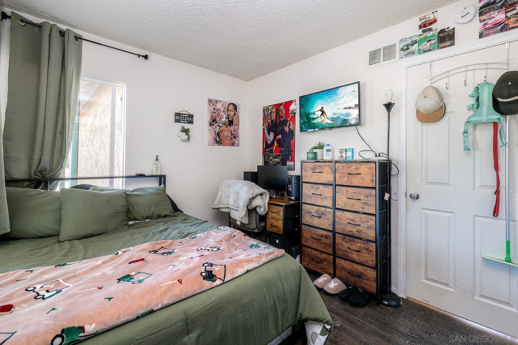 Detail Gallery Image 23 of 30 For 1302  Valencia, Chula Vista,  CA 91910 - 4 Beds | 2 Baths