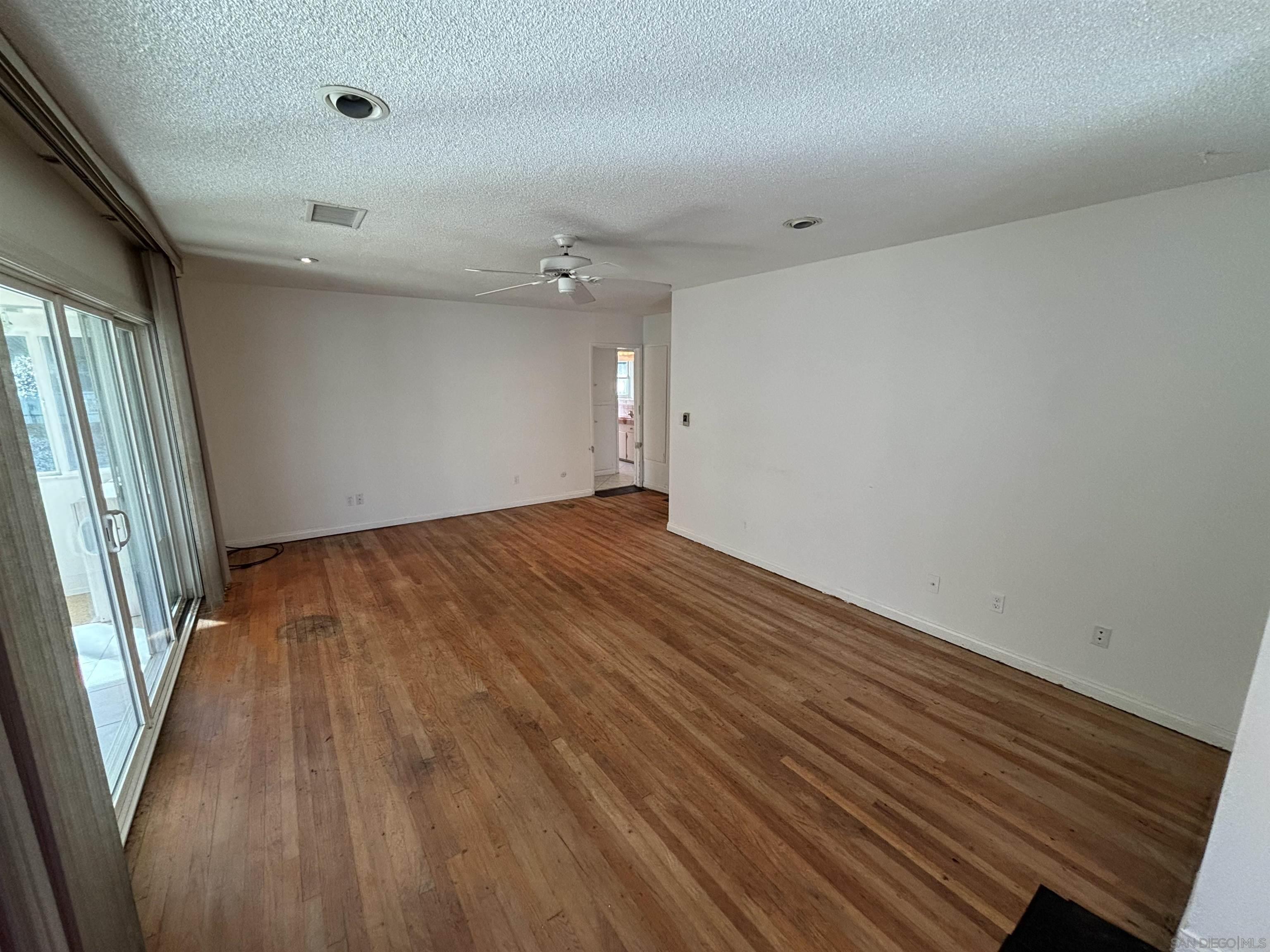 Detail Gallery Image 5 of 45 For 6369  Clara Lee Ave, San Diego,  CA 92120 - 3 Beds | 2 Baths