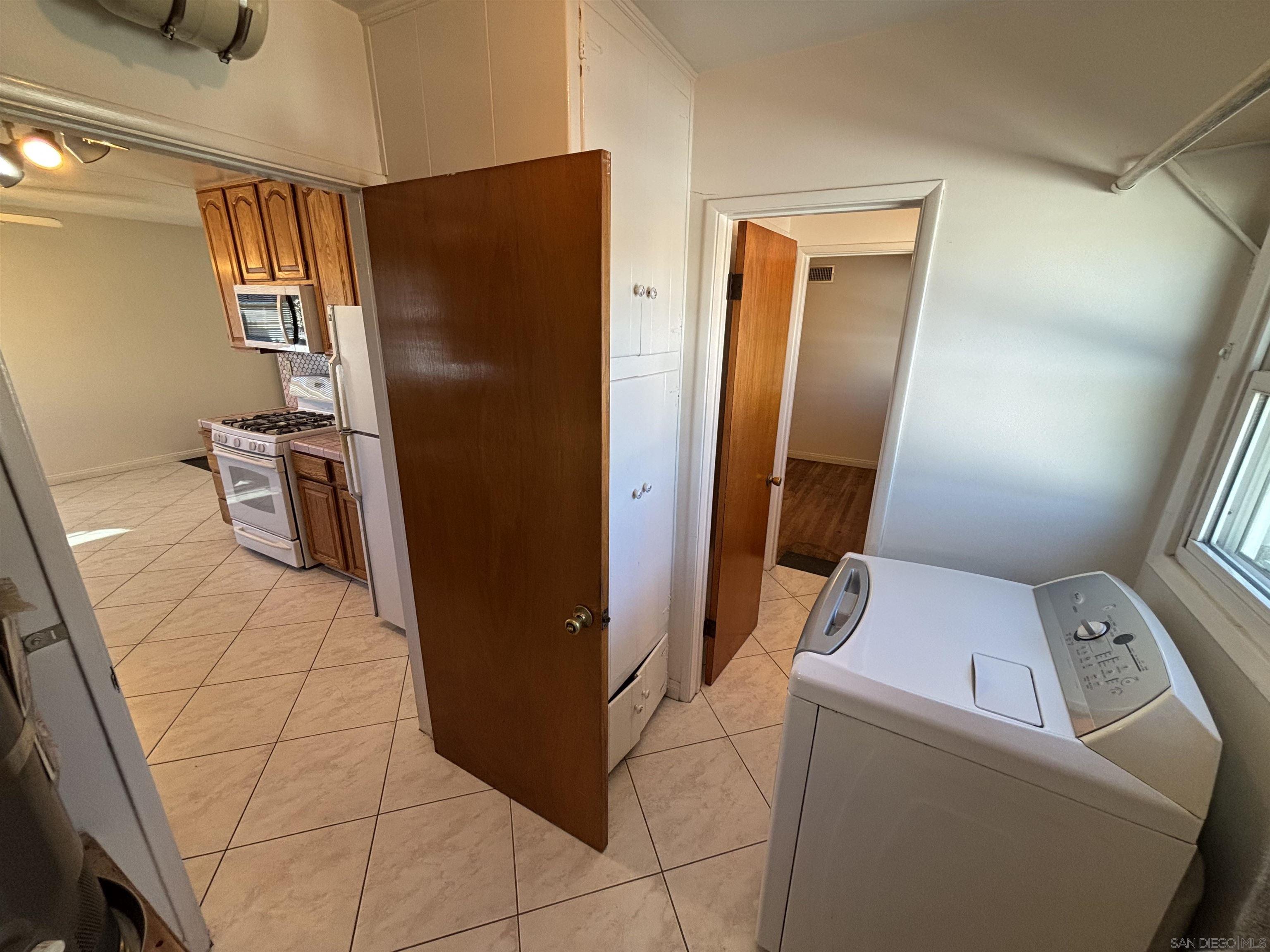 Detail Gallery Image 10 of 45 For 6369  Clara Lee Ave, San Diego,  CA 92120 - 3 Beds | 2 Baths