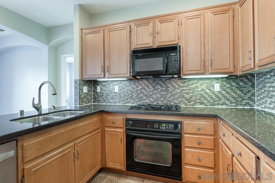 Detail Gallery Image 14 of 30 For 1425  Caminito Borrego  #6,  Chula Vista,  CA 91913 - 2 Beds | 2 Baths