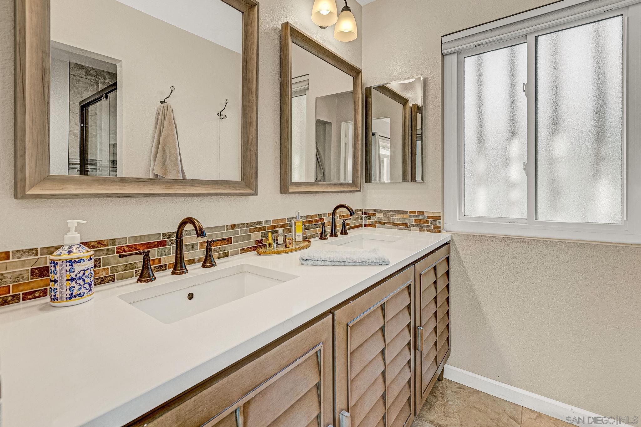 Detail Gallery Image 13 of 29 For 2045  Bolsa Chica Gln, Escondido,  CA 92026 - 3 Beds | 2 Baths