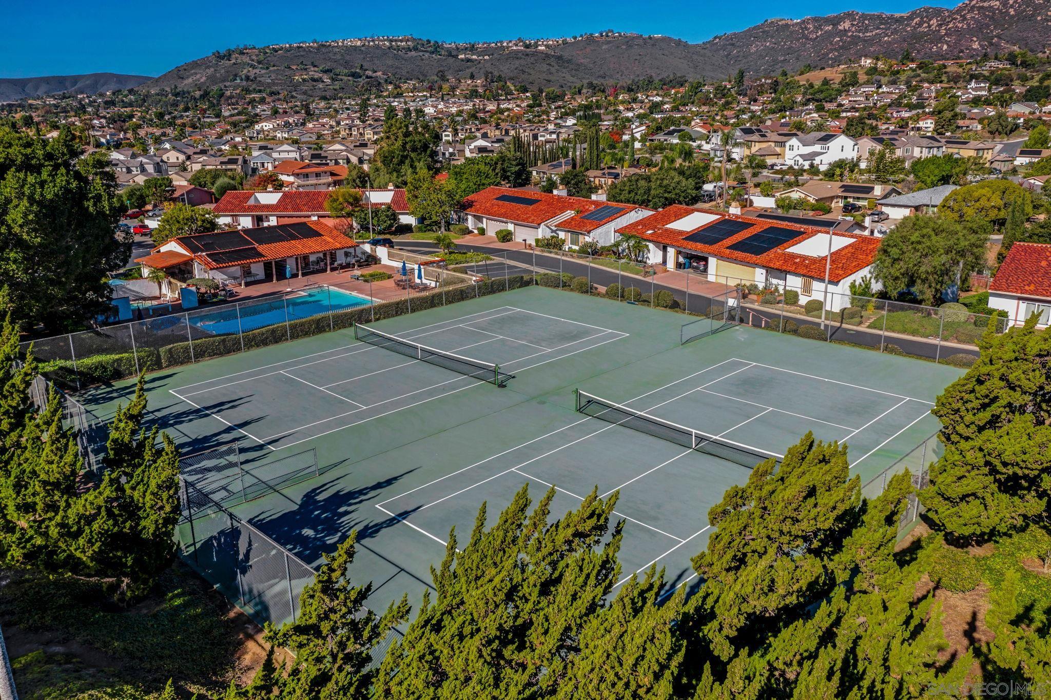 Detail Gallery Image 25 of 29 For 2045  Bolsa Chica Gln, Escondido,  CA 92026 - 3 Beds | 2 Baths