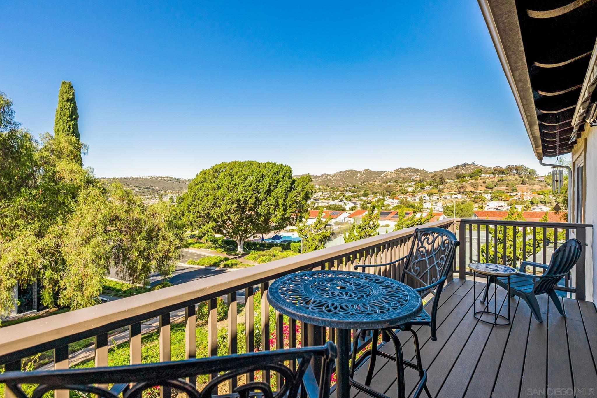 Detail Gallery Image 5 of 29 For 2045  Bolsa Chica Gln, Escondido,  CA 92026 - 3 Beds | 2 Baths