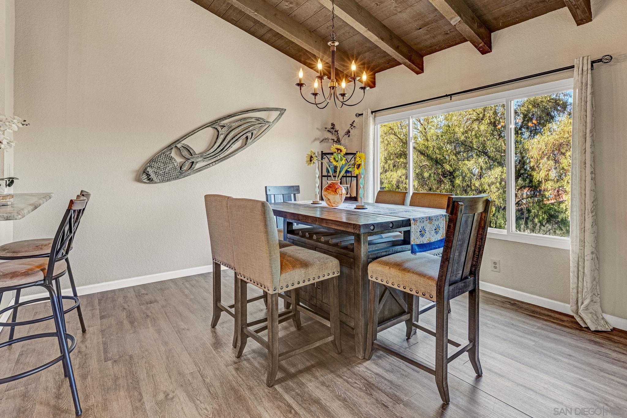 Detail Gallery Image 10 of 29 For 2045  Bolsa Chica Gln, Escondido,  CA 92026 - 3 Beds | 2 Baths