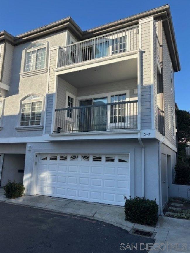 Detail Gallery Image 2 of 29 For 8641  via Mallorca  #UNIT D,  La Jolla,  CA 92037 - 2 Beds | 2 Baths