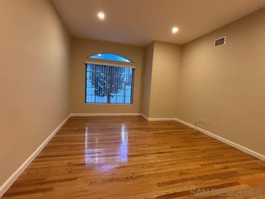 Detail Gallery Image 17 of 29 For 8641  via Mallorca  #UNIT D,  La Jolla,  CA 92037 - 2 Beds | 2 Baths