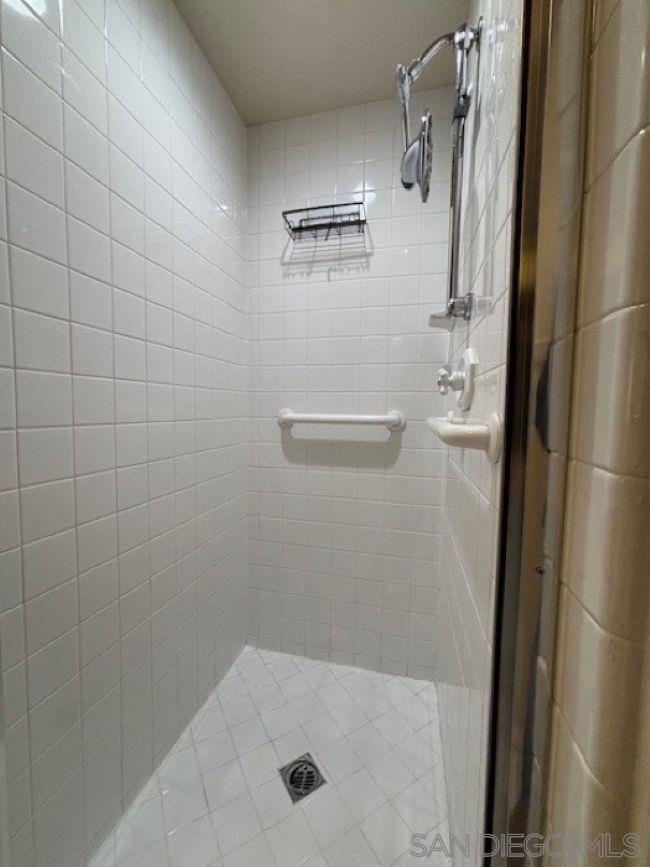 Detail Gallery Image 26 of 29 For 8641  via Mallorca  #UNIT D,  La Jolla,  CA 92037 - 2 Beds | 2 Baths