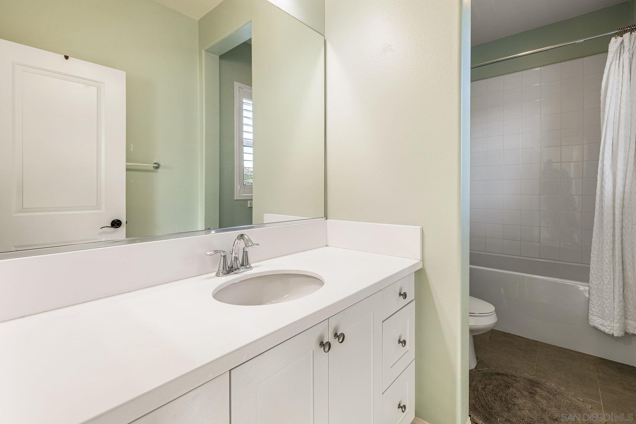 Detail Gallery Image 15 of 42 For 2769  Overlook Point Dr, Escondido,  CA 92029 - 4 Beds | 3 Baths