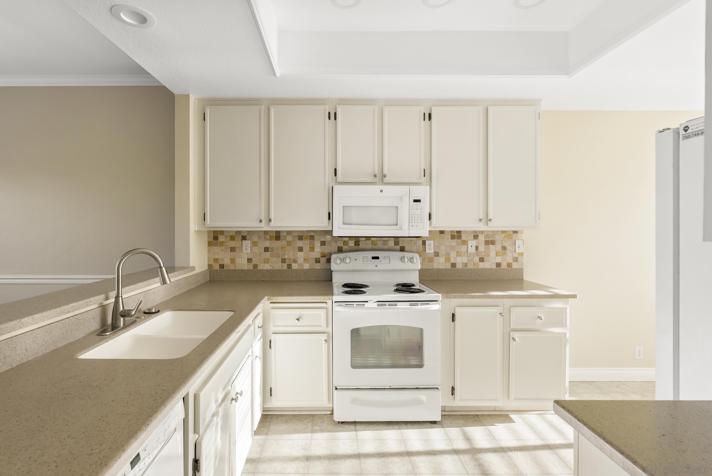 Detail Gallery Image 6 of 35 For 1636  via Caminar, San Marcos,  CA 92078 - 3 Beds | 2 Baths