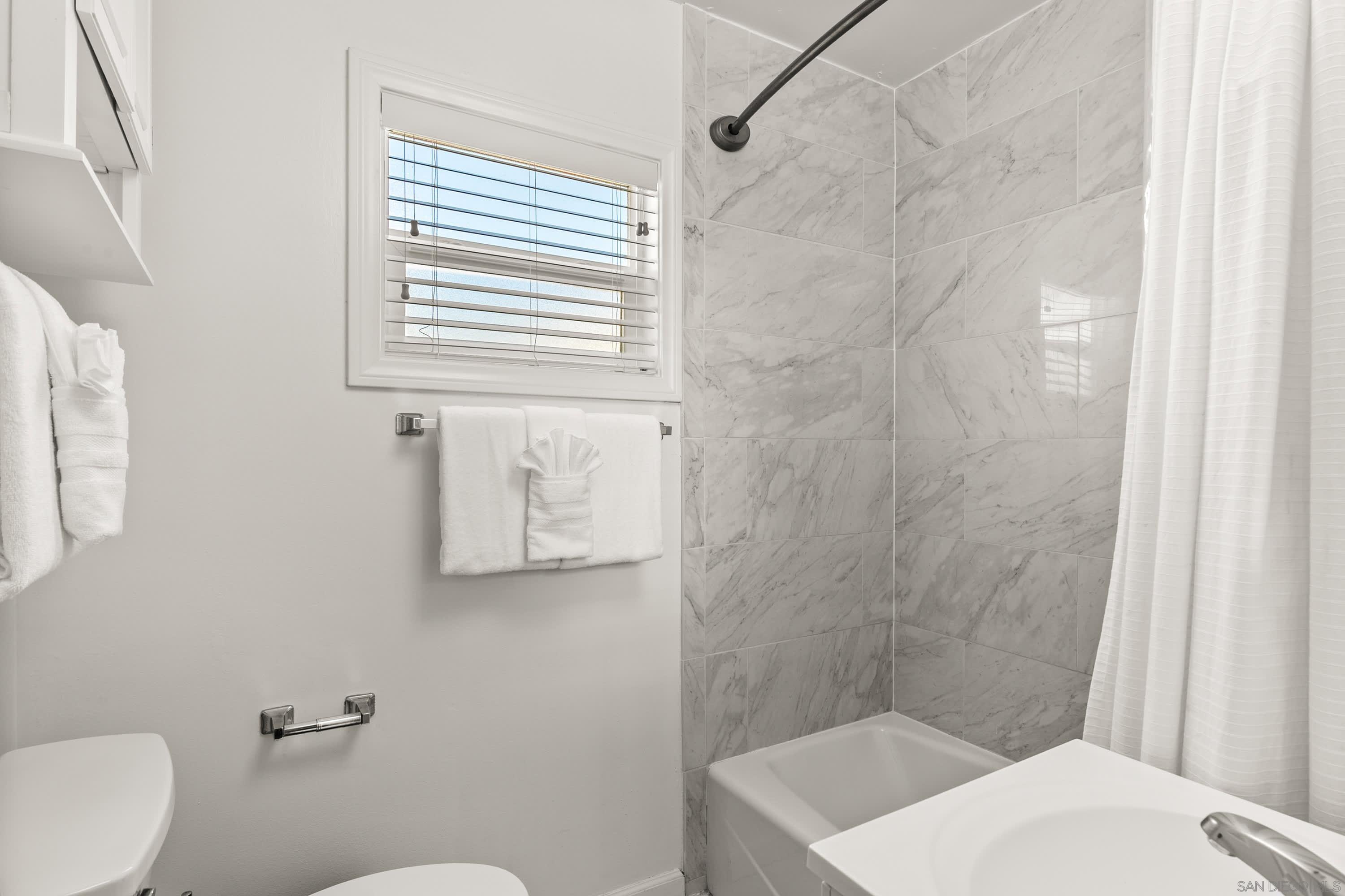 Detail Gallery Image 16 of 22 For 1453  Thomas Ave, San Diego,  CA 92109 - 1 Beds | 1 Baths