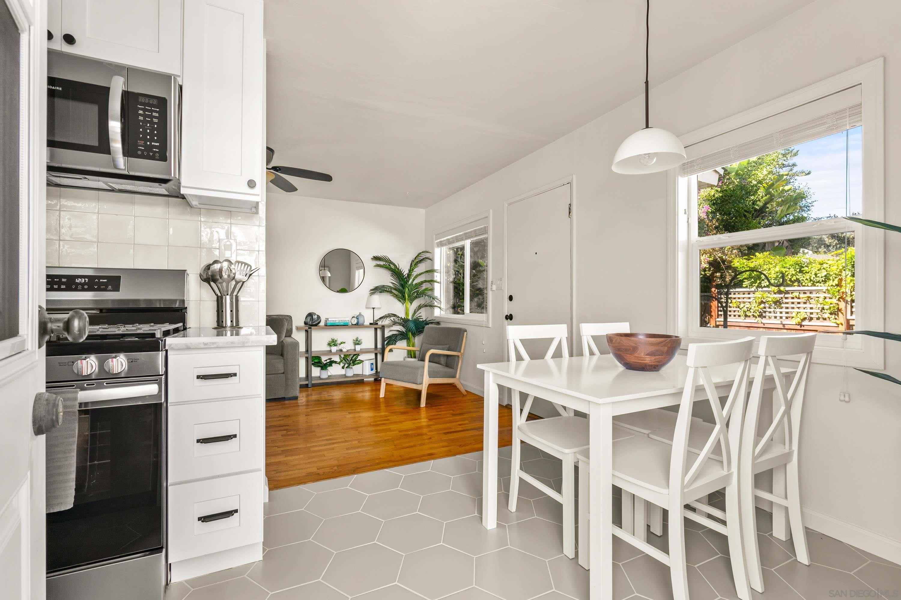 Detail Gallery Image 6 of 22 For 1453  Thomas Ave, San Diego,  CA 92109 - 1 Beds | 1 Baths