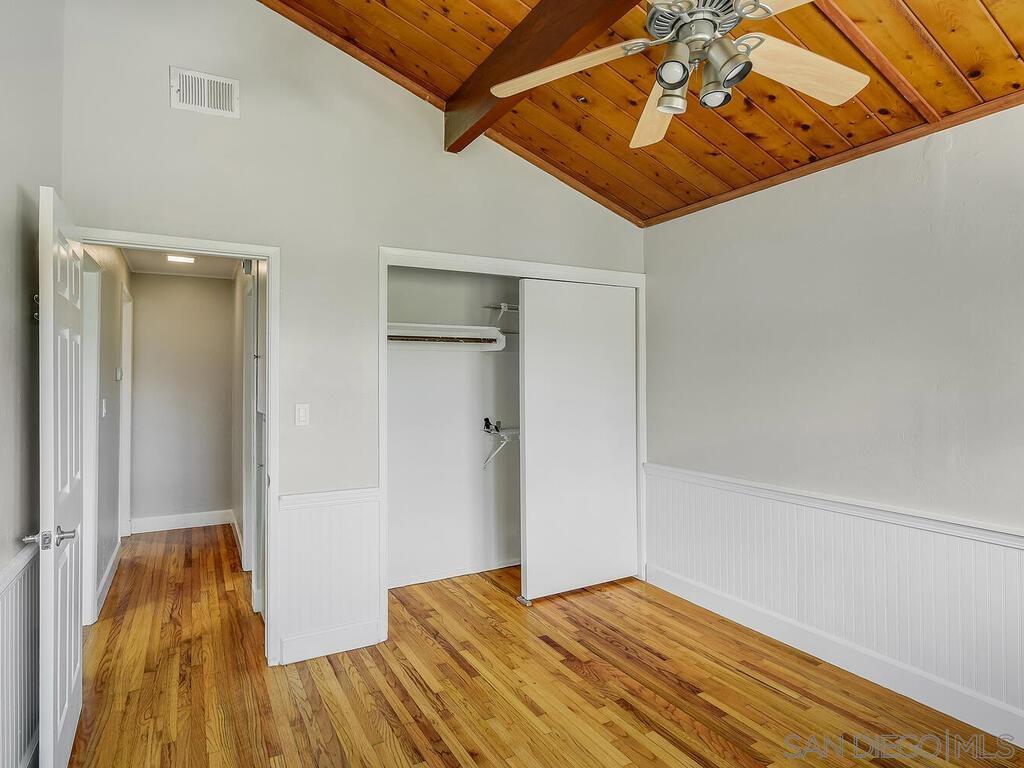 Detail Gallery Image 12 of 27 For 3614  Wawona Dr, San Diego,  CA 92106 - 3 Beds | 2 Baths