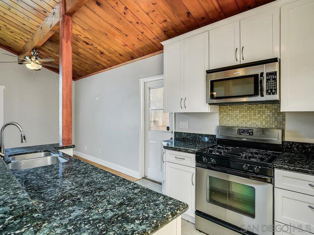 Detail Gallery Image 7 of 27 For 3614  Wawona Dr, San Diego,  CA 92106 - 3 Beds | 2 Baths