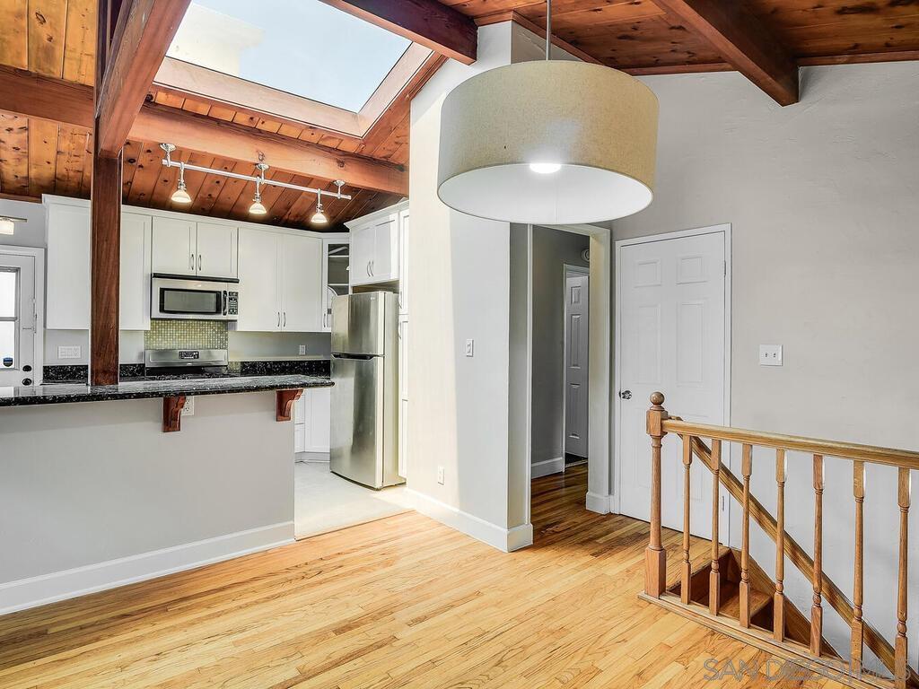 Detail Gallery Image 9 of 27 For 3614  Wawona Dr, San Diego,  CA 92106 - 3 Beds | 2 Baths