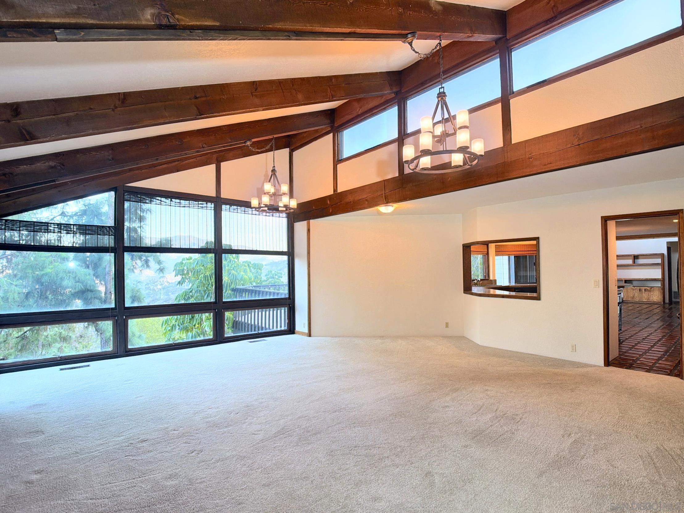 Detail Gallery Image 11 of 38 For 1077  Vista Madera Lane, El Cajon,  CA 92019 - 3 Beds | 2/1 Baths