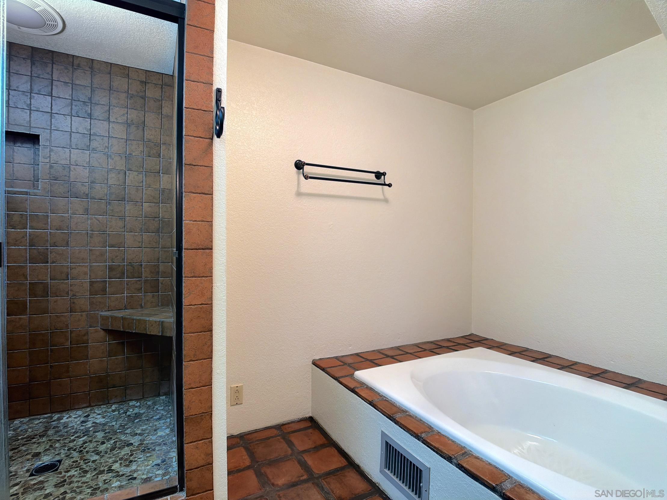 Detail Gallery Image 29 of 38 For 1077  Vista Madera Lane, El Cajon,  CA 92019 - 3 Beds | 2/1 Baths