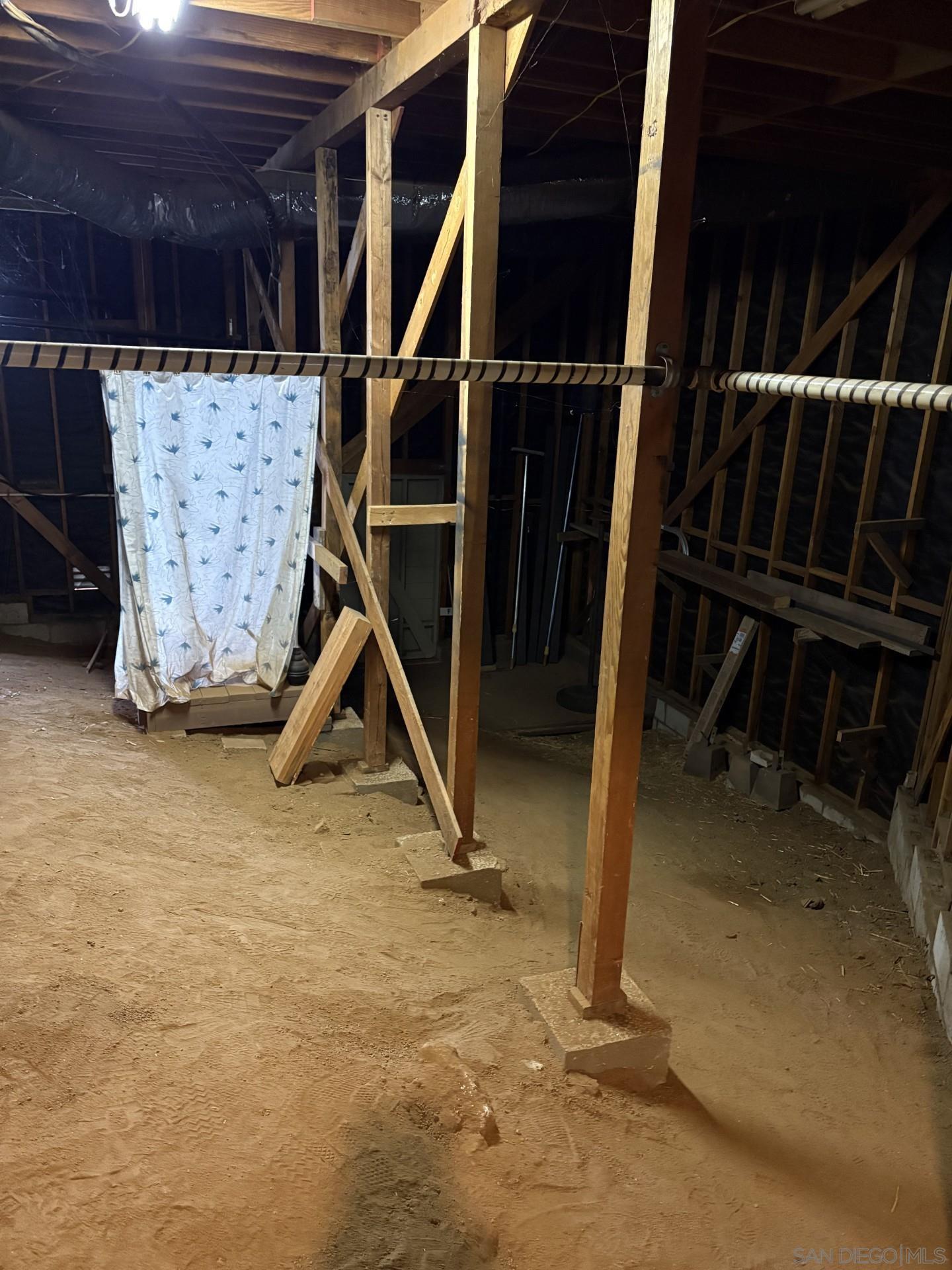 Detail Gallery Image 46 of 47 For 1077  Vista Madera Lane, El Cajon,  CA 92019 - 3 Beds | 2/1 Baths