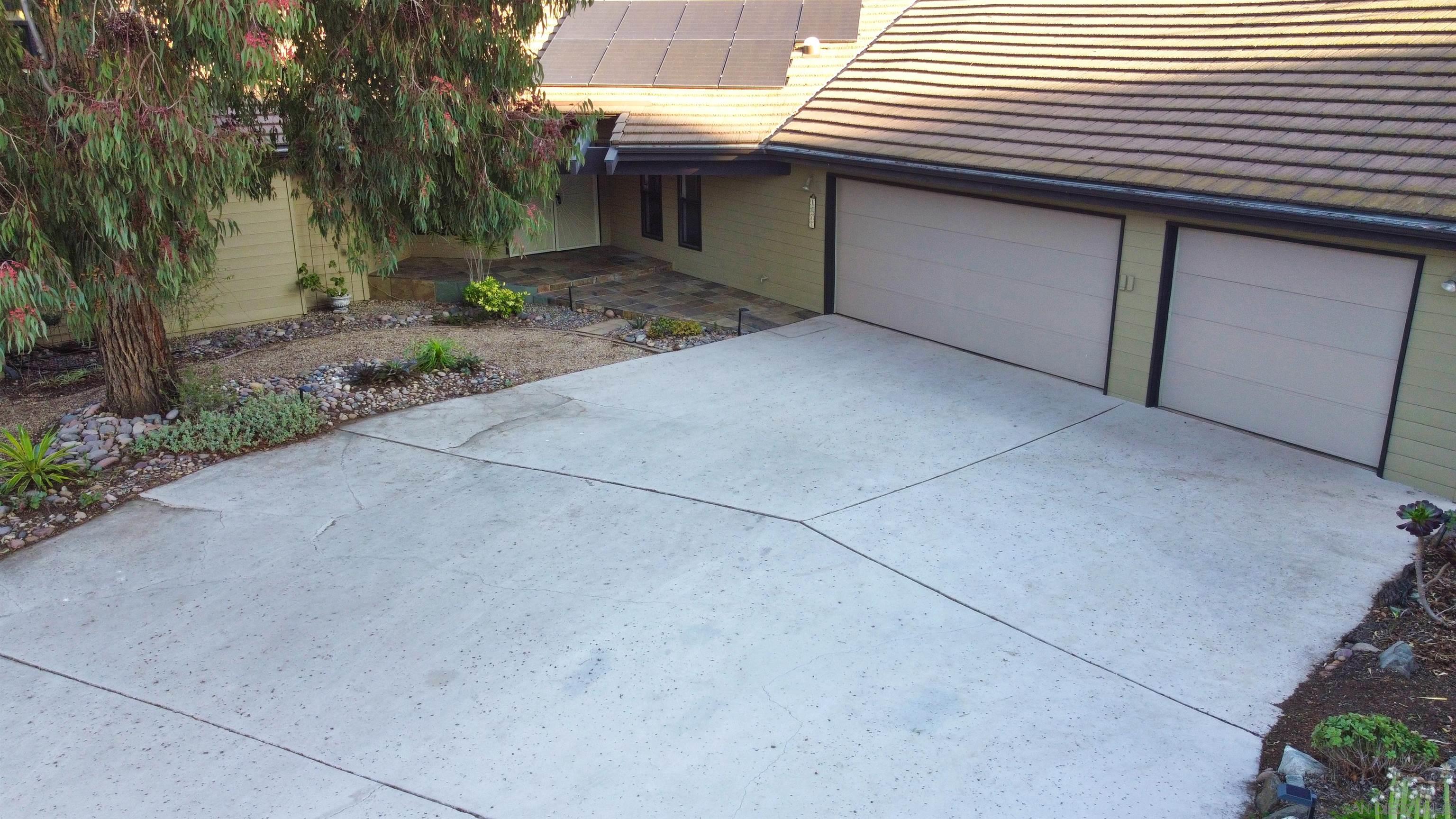 Detail Gallery Image 6 of 38 For 1077  Vista Madera Lane, El Cajon,  CA 92019 - 3 Beds | 2/1 Baths