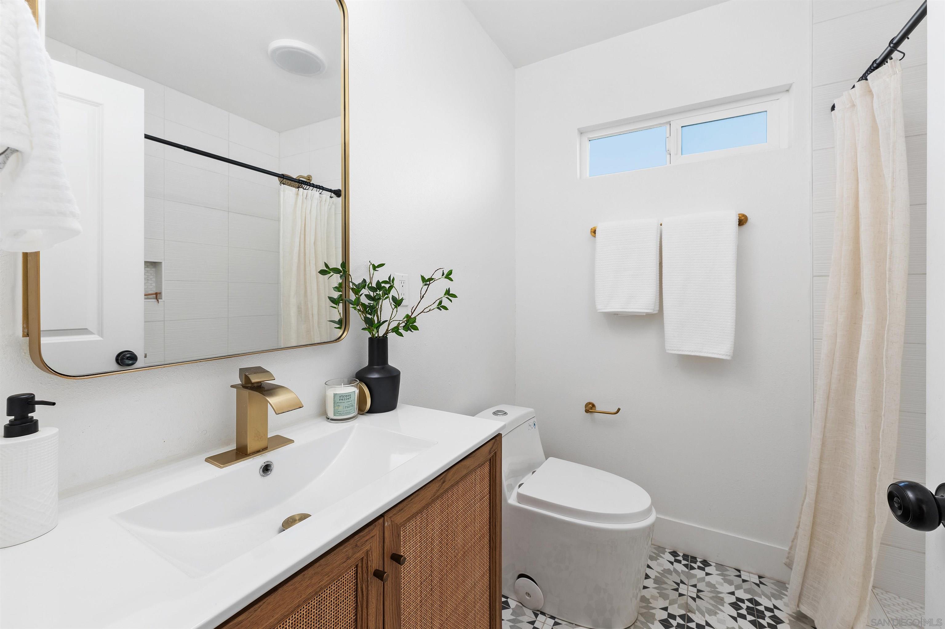 Detail Gallery Image 21 of 34 For 2103  Garfield, San Diego,  CA 92110 - 3 Beds | 2 Baths