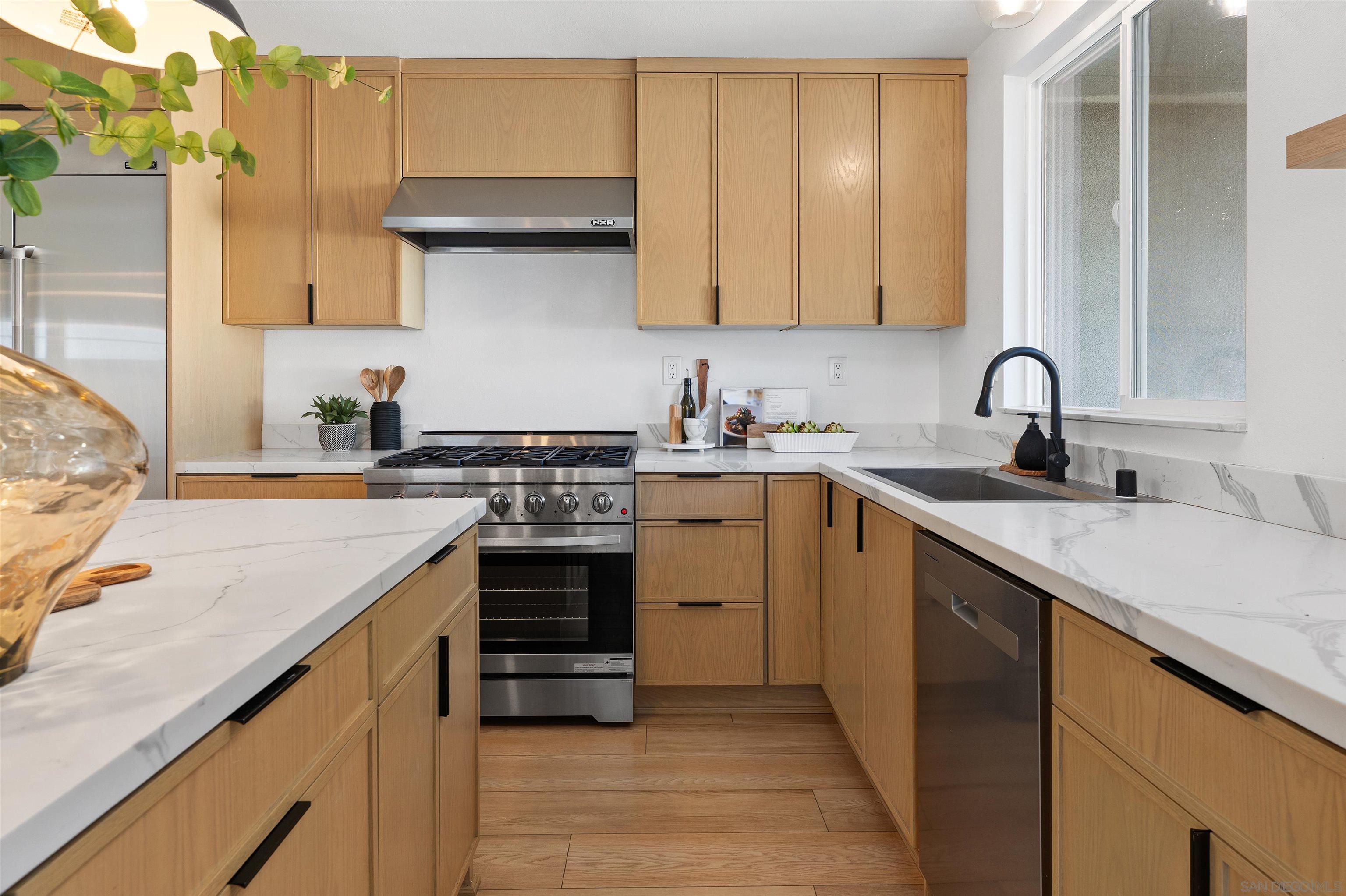 Detail Gallery Image 8 of 31 For 2103  Garfield, San Diego,  CA 92110 - 3 Beds | 2 Baths